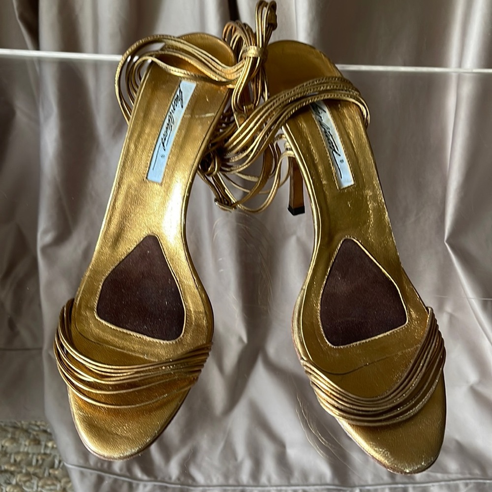 Brian Atwood tawny gold 4 “ heels